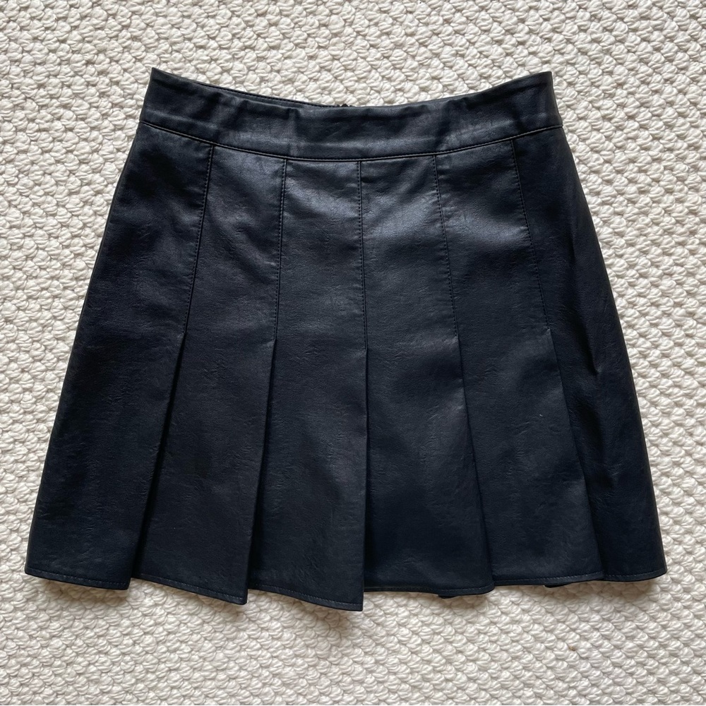 Oak + Fort black faux leather skort